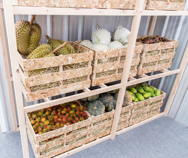 Foto frutas frescas en un mercado