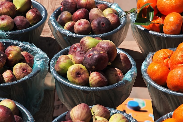 Frutas en el mercado local de la región de Asir en Arabia Saudita