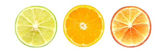 Frutas naranjas sobre fondo blanco