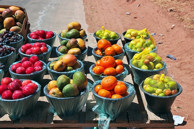 Frutas no mercado local região de asir na arábia saudita