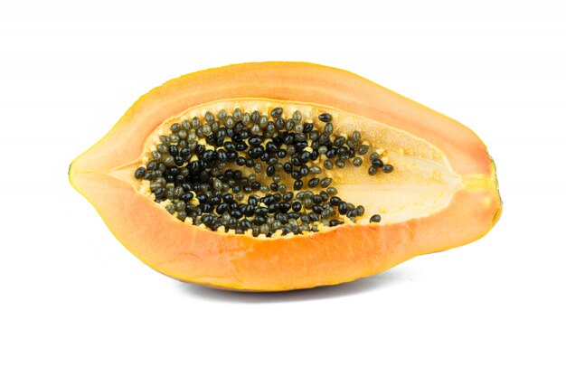 Frutas de papaya aisladas