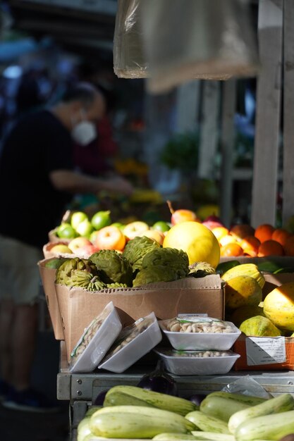 Frutas para venda na barraca do mercado