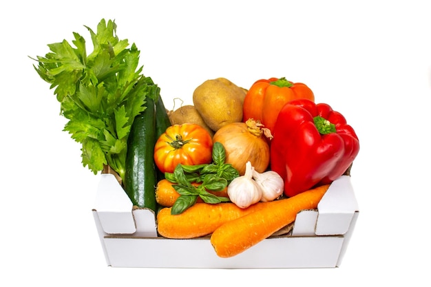 Foto frutas y verduras sobre fondo blanco