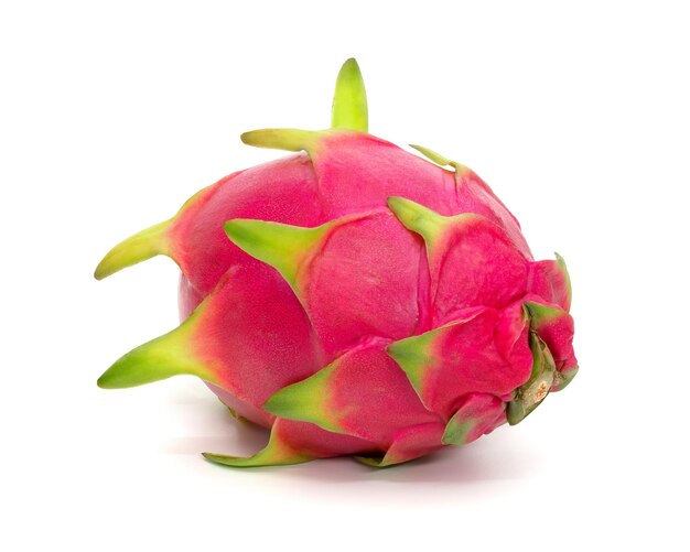 Fruto de dragão ou pitaya isolado em fundo branco