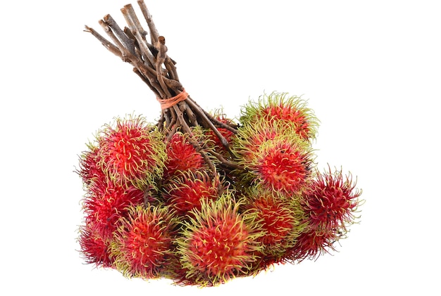 Foto fruto de rambutan isolado em fundo branco