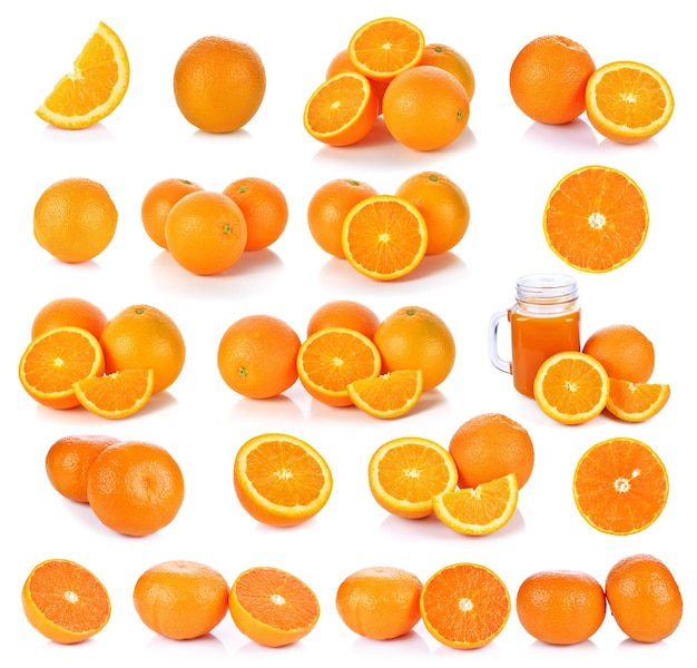 Fruto laranja isolado em fundo branco