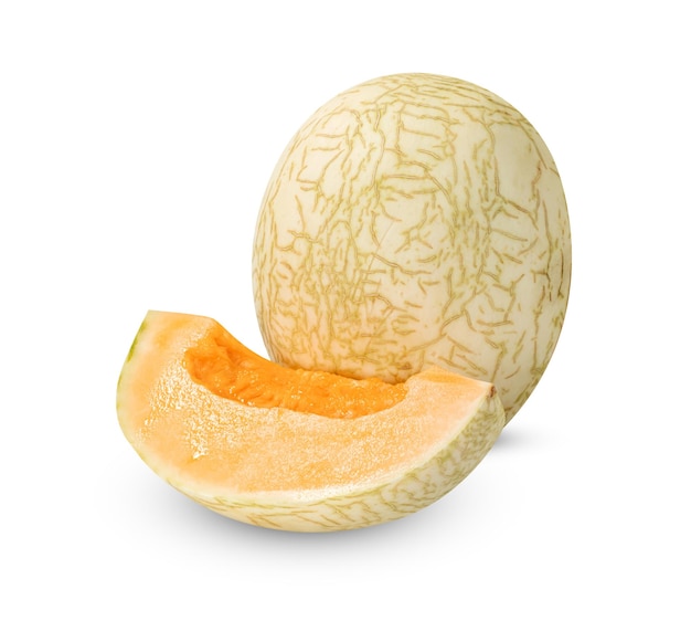 Fruto de melón de melón naranja cortado aislado sobre fondo blanco incluye camino de corte