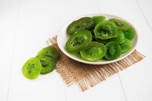 Frutos de kiwi secos