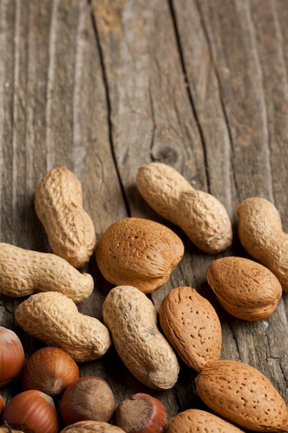 Frutos secos variados almendra, avellana y maní