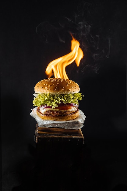 fuego de hamburguesa