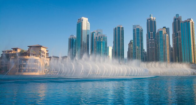 Fuente de agua de dubai