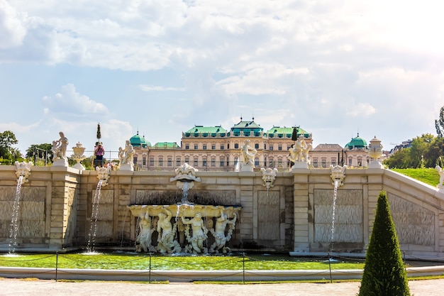 Fuente del Alto Belvedere, vista desde los jardines, Viena.