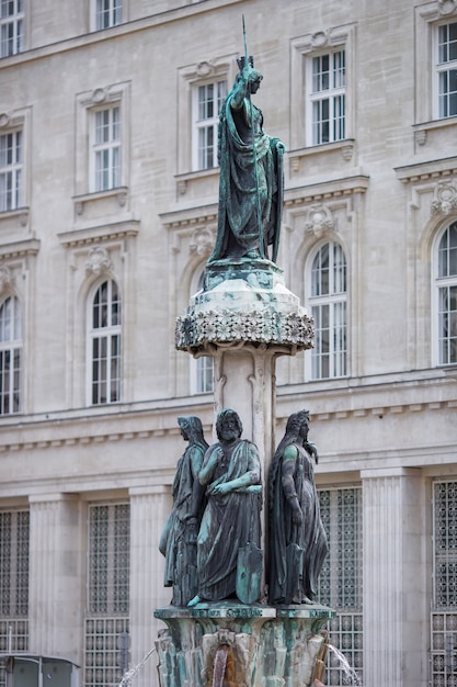 Fuente de Austriabrunnen en Viena, Austria.