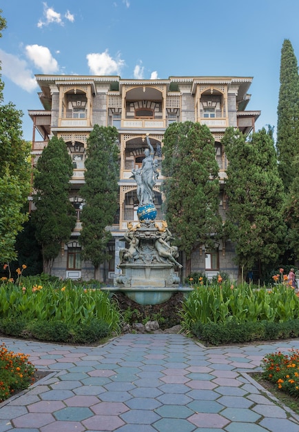 Fuente Diosa Noche en el parque de Gurzuf Crimea Ucrania