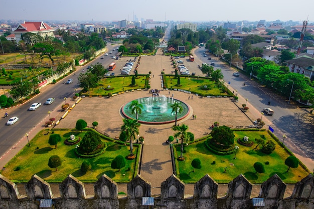 Fuente de jardín que se convirtió en un hito de Laos