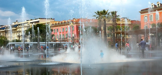 Fuente preciosa de la ciudad de Niza