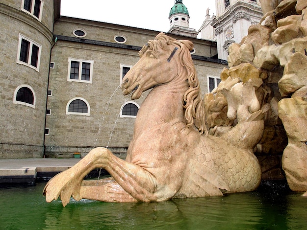 La fuente en Salzburgo, Austria