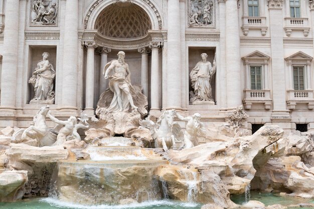 Fuente de Trevi en Roma, Italia