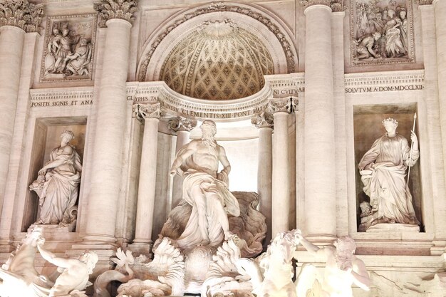 Fuente de Trevi en Roma Italia