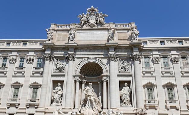 Fuente de Trevi en Roma Italia