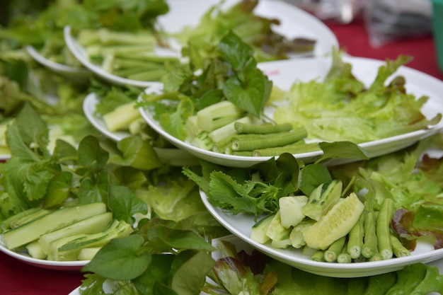 Für vegetarische Gerichte werden verschiedene Gemüse im Set arrangiert