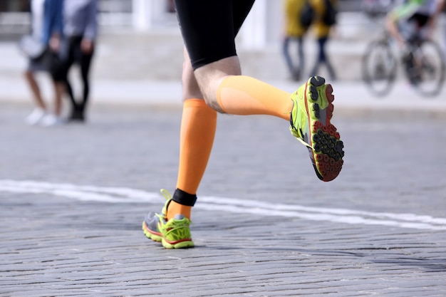 Füße laufen Athlet in der Distanz eines Marathons