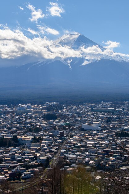 Fuji-Berg an der Fujiyoshida-Stadt