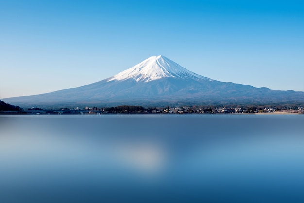 Fuji Berglandschaft. Reisen und Sightseeing in Japan im Urlaub.