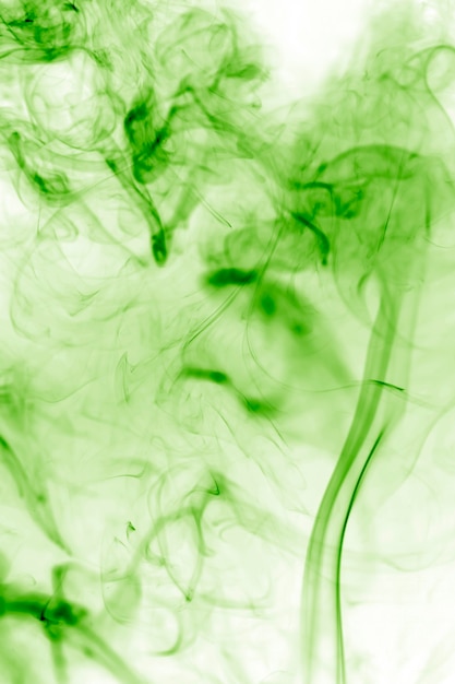 Foto fumaça verde com fundo branco