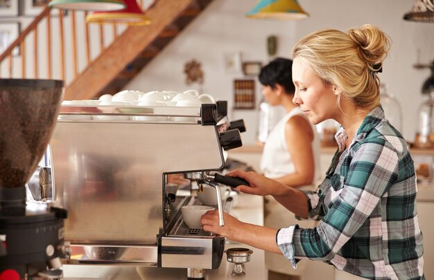 Funcionários do café no trabalho