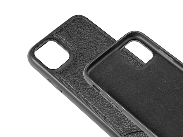 Funda de cuero negro para iphone aislado sobre fondo blanco.