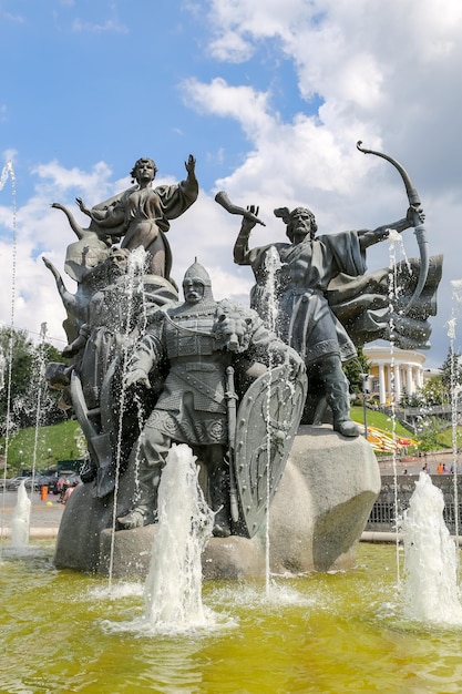 Fundadores do Monumento de Kiev em Kiev Ucrânia