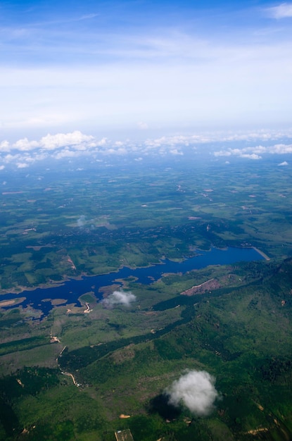 Fundo aéreo do céu e nuvens