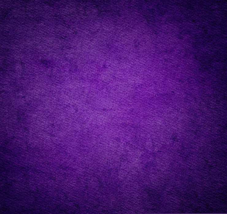 Foto fundo aquarela roxo escuro com textura de papel respingos de tinta aquarela vintage e manchas em roxo escuro elegante