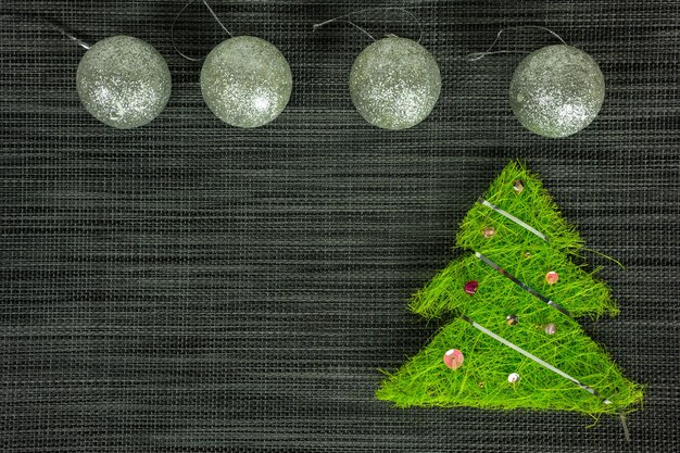 Fundo colorido de natal com espaço de cópia. conceito de natal e ano novo.