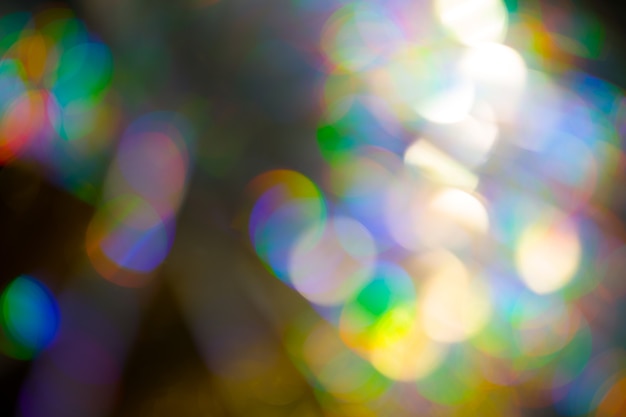 Fundo com efeito bokeh grande de arco-íris multicolorido