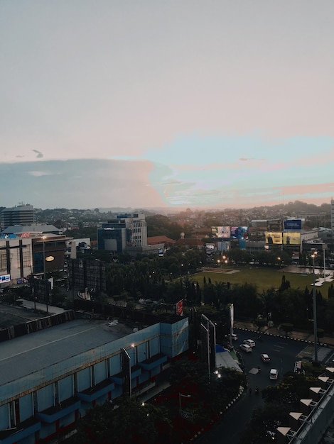 Fundo da cidade de Semarang com ângulo de visão de pássaro