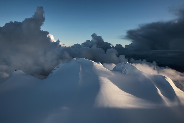 Fundo da natureza da paisagem aérea canadense da montanha