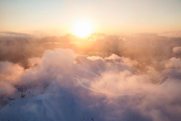 Fundo da natureza da paisagem aérea canadense da montanha