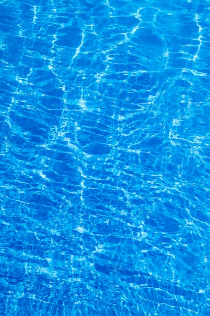 Fundo de água ondulada azul, superfície de água azul piscina