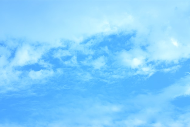 Foto fundo de céu azul com nuvens