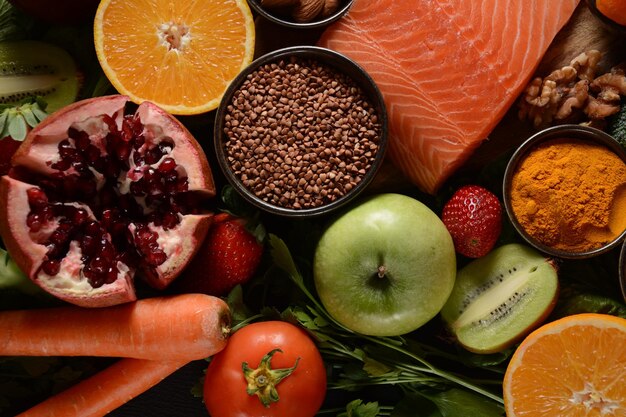 Fundo de comida saudável frutas legumes salmão mel sementes superalimento cereais