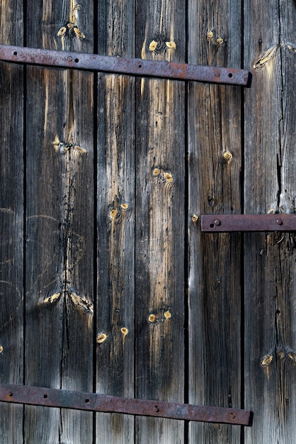 Fundo de construção vintage de porta de madeira