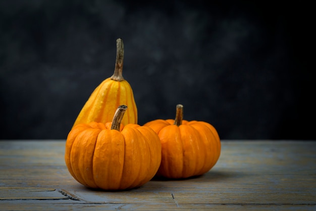 Fundo de decoração de halloween. abóboras