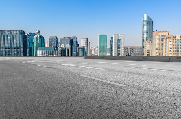 Fundo de edifícios de estradas e cidades