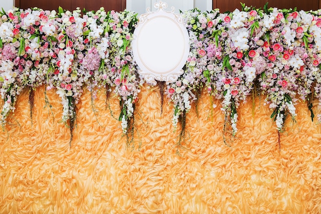 Fundo de flores lindas para a cena do casamento