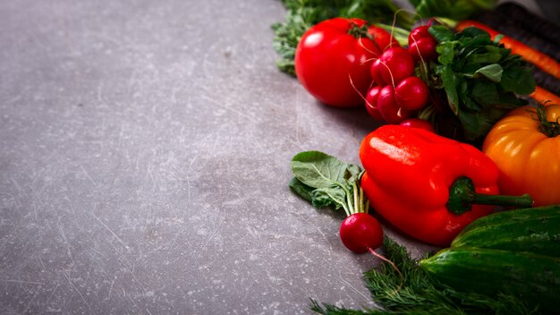 Fundo de legumes. Diferentes vegetais frescos da fazenda