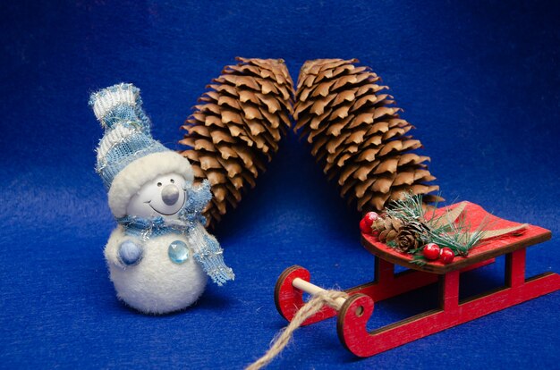 Fundo de Natal com estrelas e flocos de neve boneco de neve