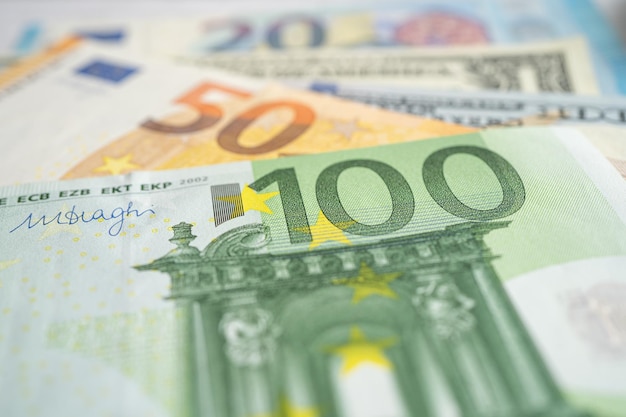 Fundo de notas de dólar da UE e dos EUA Conta bancária Investimento Análise de dados de pesquisa Economia de negócios Conceito de empresa de negócios