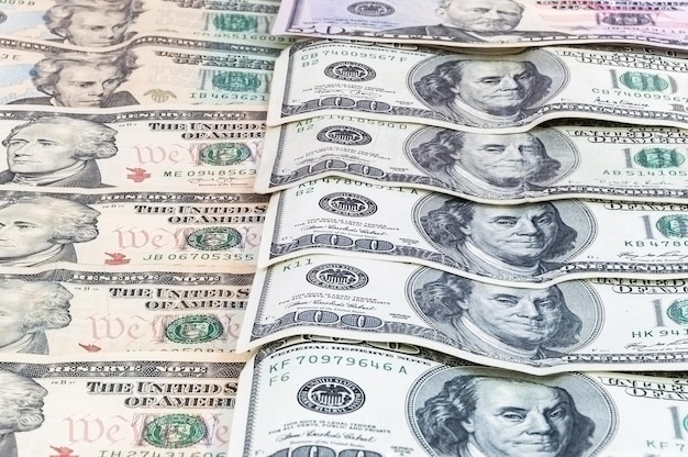 Fundo de notas de dólar em uma fileira
